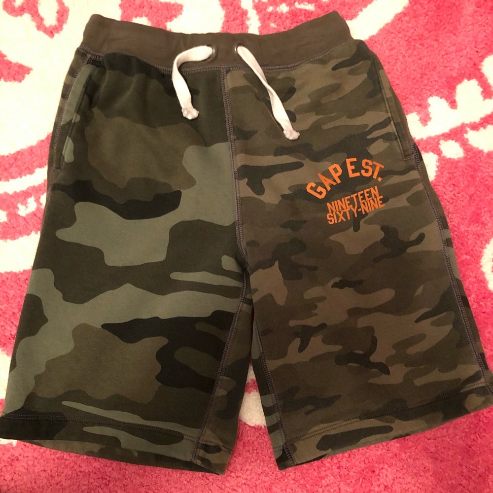 Gap boys shorts. EUC